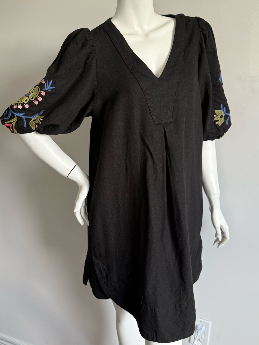 Halston Heritage Black Midi Dress with Pillow Sleeves and Embroidered Design